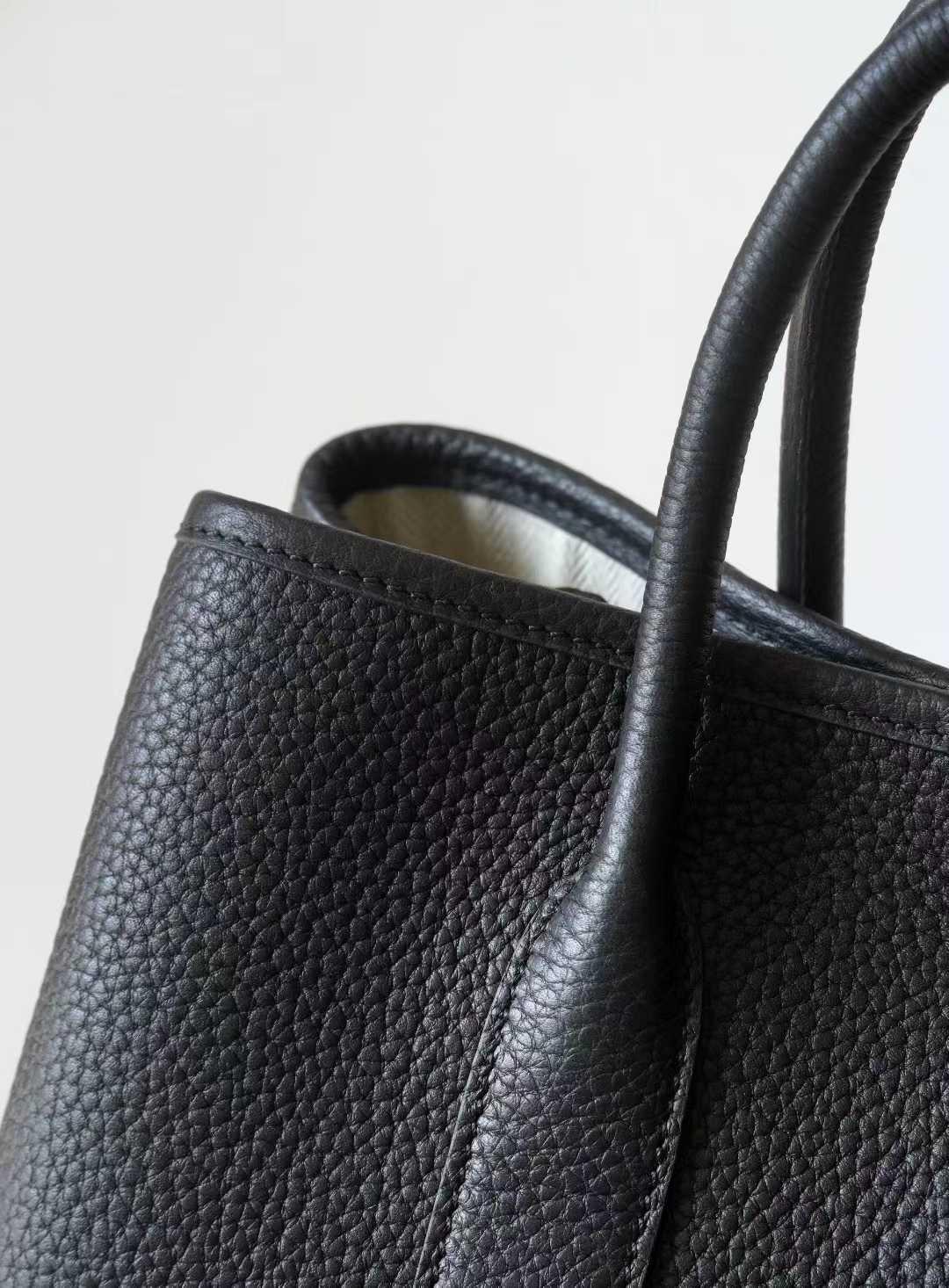 Front view of LINJIN LUXURY Garden Party 30 tote bag in Gold Togo leather, featuring white contrast stitching and snap closure on a white background - 8