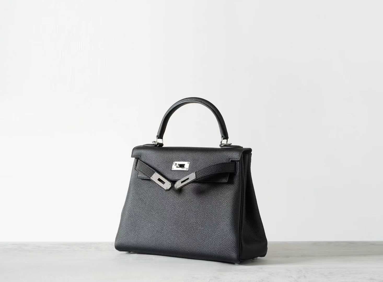 Front view of LINJIN LUXURY Kelly 25 handbag in Étoupe Epsom leather, featuring silver hardware and white contrast stitching on a clean white background. - 3
