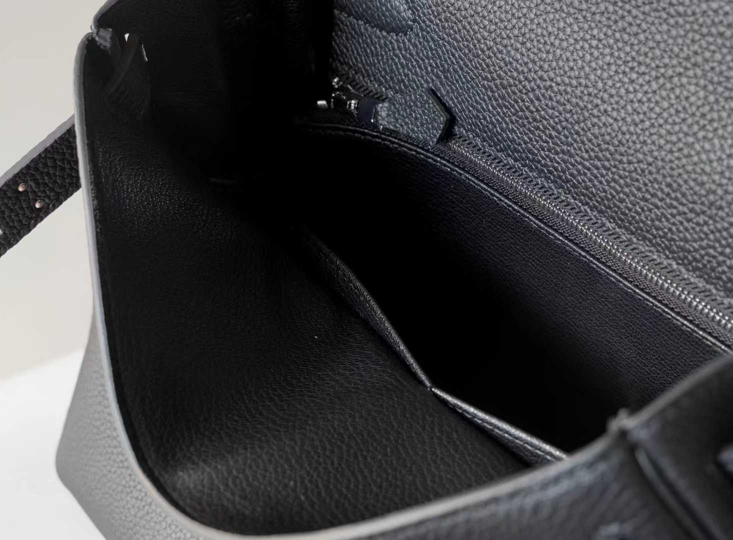 Front view of LINJIN LUXURY Kelly 25 handbag in Étoupe Epsom leather, featuring silver hardware and white contrast stitching on a clean white background. - 8