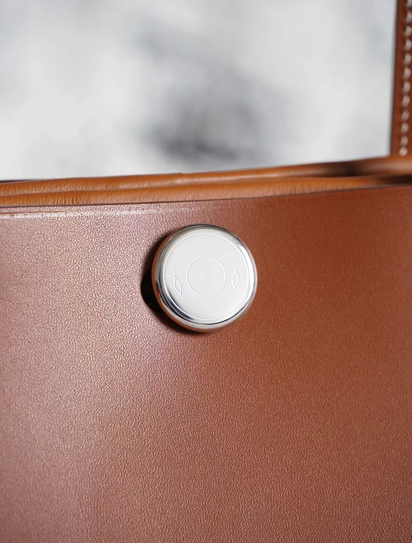 hunter leather top handle handbag luxury design - 9