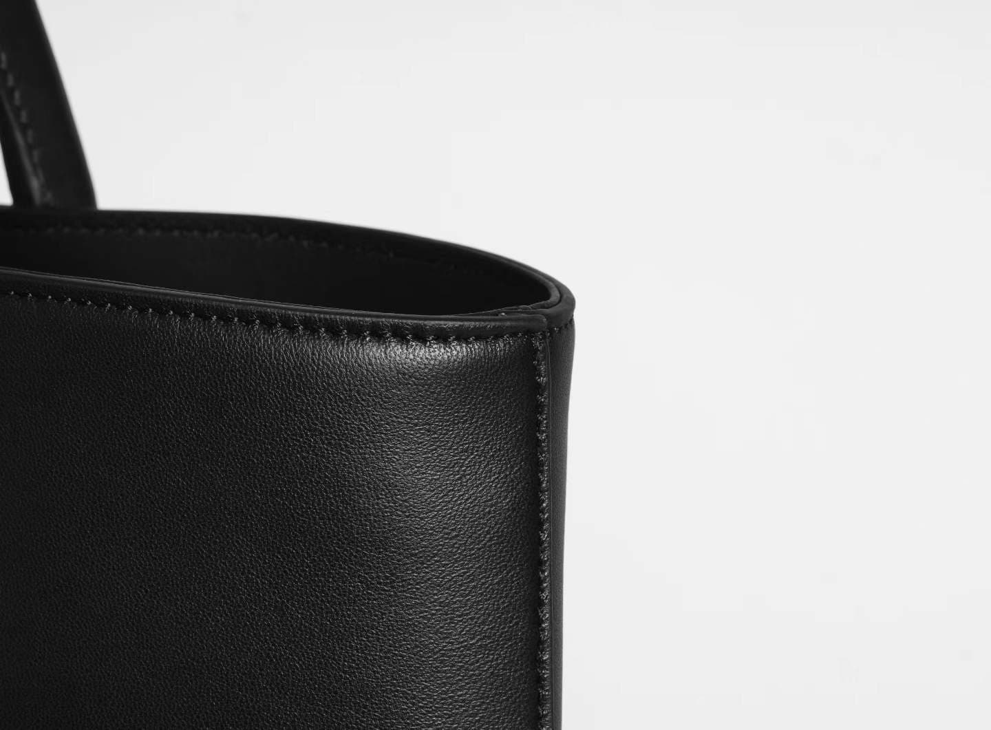 oversized curved saddle leather tote bags - 6