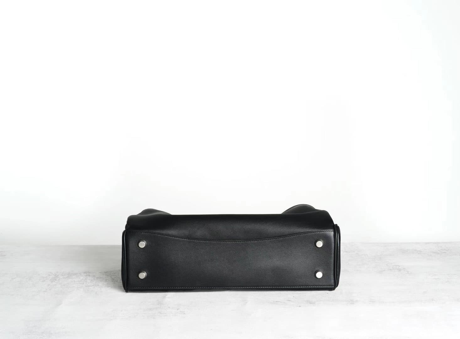 Black genuine leather tote with silver turn-lock, top handle and detachable strap - 6
